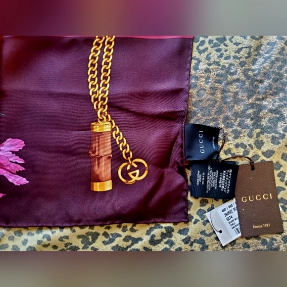 NWT Gucci Silk Scarf with box - Picture 13 of 13